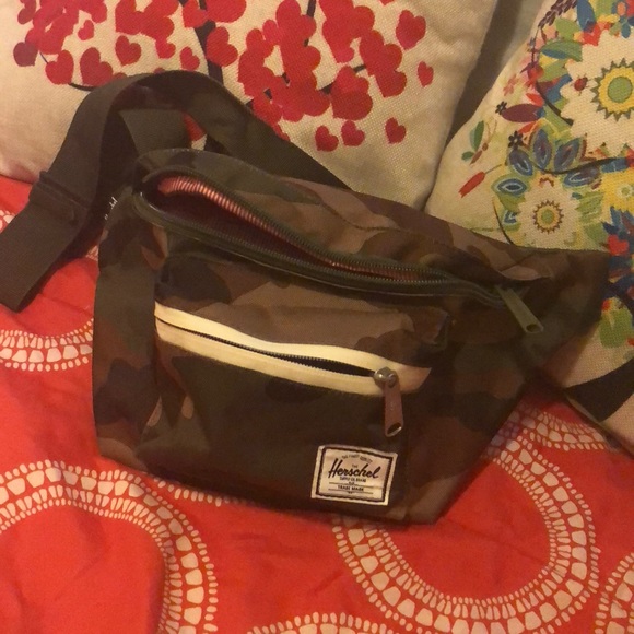 army fatigue fanny pack